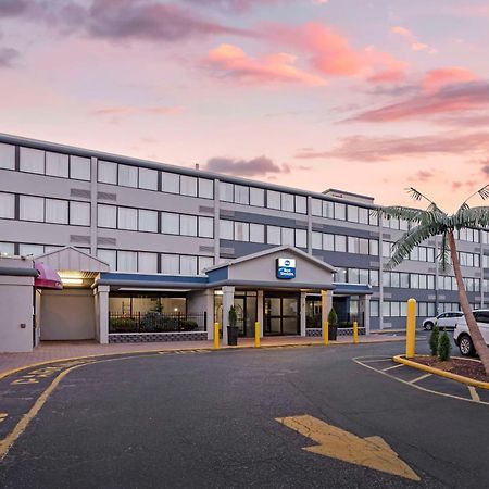 Best Western Rutgers University Hotel East Brunswick Eksteriør bilde