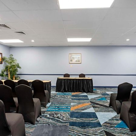 Best Western Rutgers University Hotel East Brunswick Eksteriør bilde