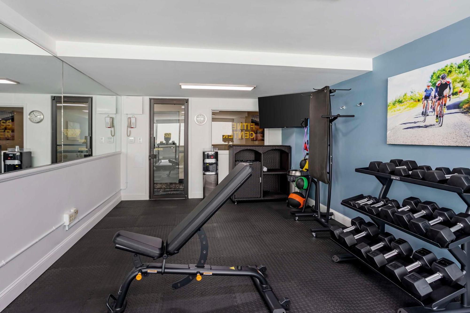 Best Western Rutgers University Hotel East Brunswick Eksteriør bilde