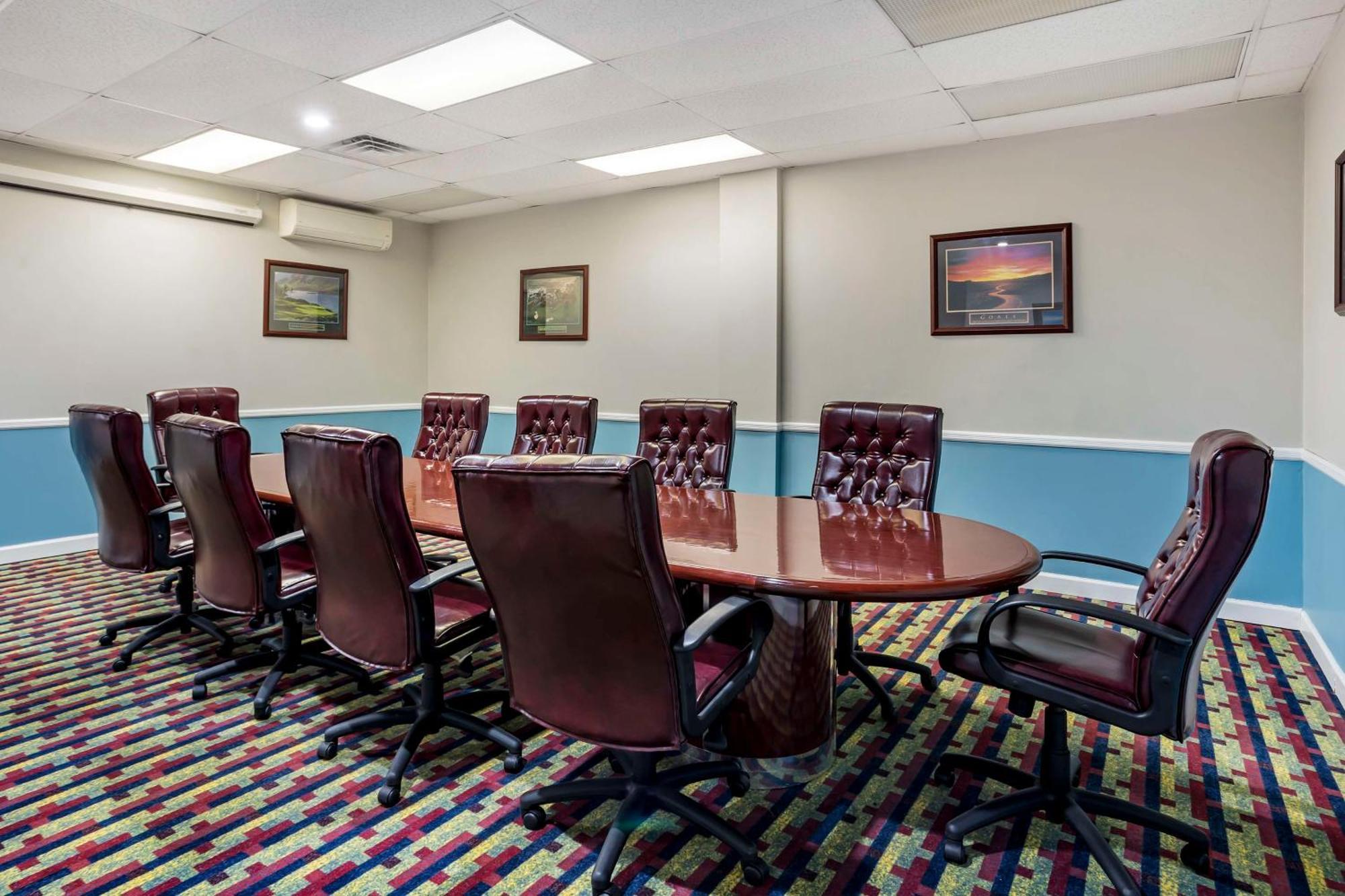 Best Western Rutgers University Hotel East Brunswick Eksteriør bilde