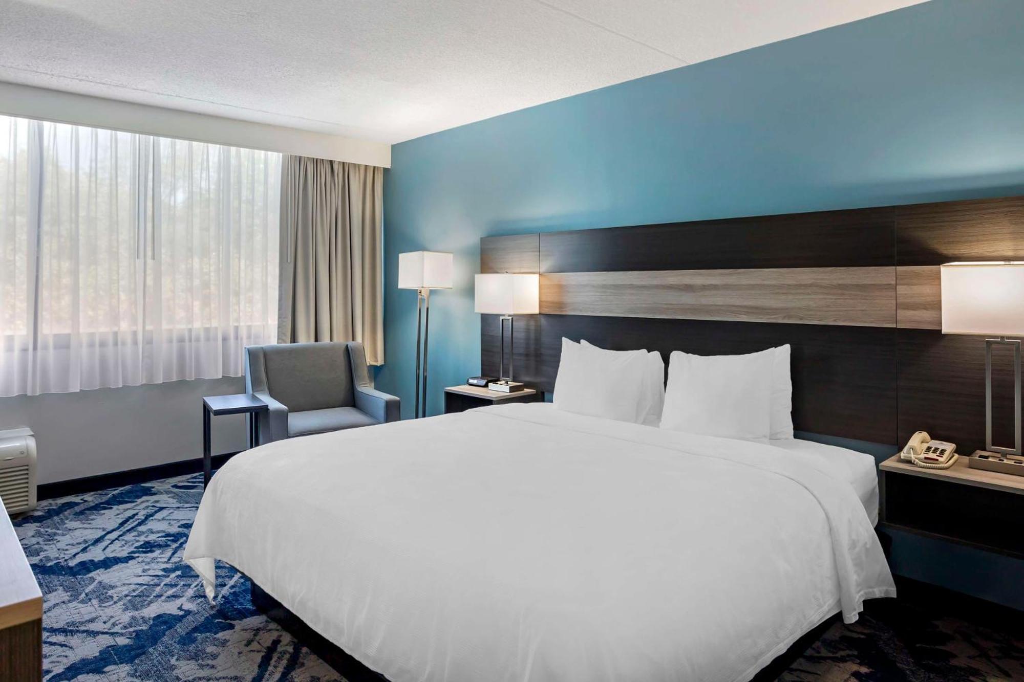 Best Western Rutgers University Hotel East Brunswick Eksteriør bilde