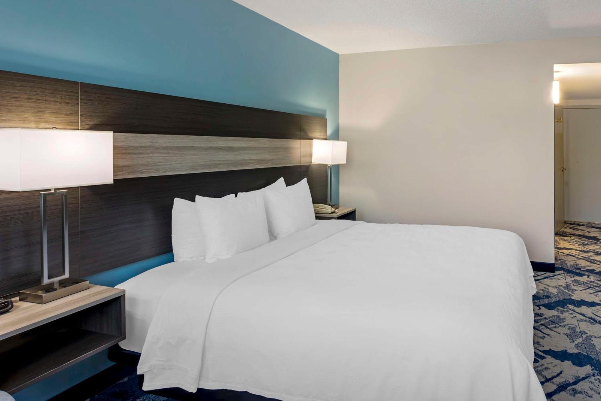 Best Western Rutgers University Hotel East Brunswick Eksteriør bilde