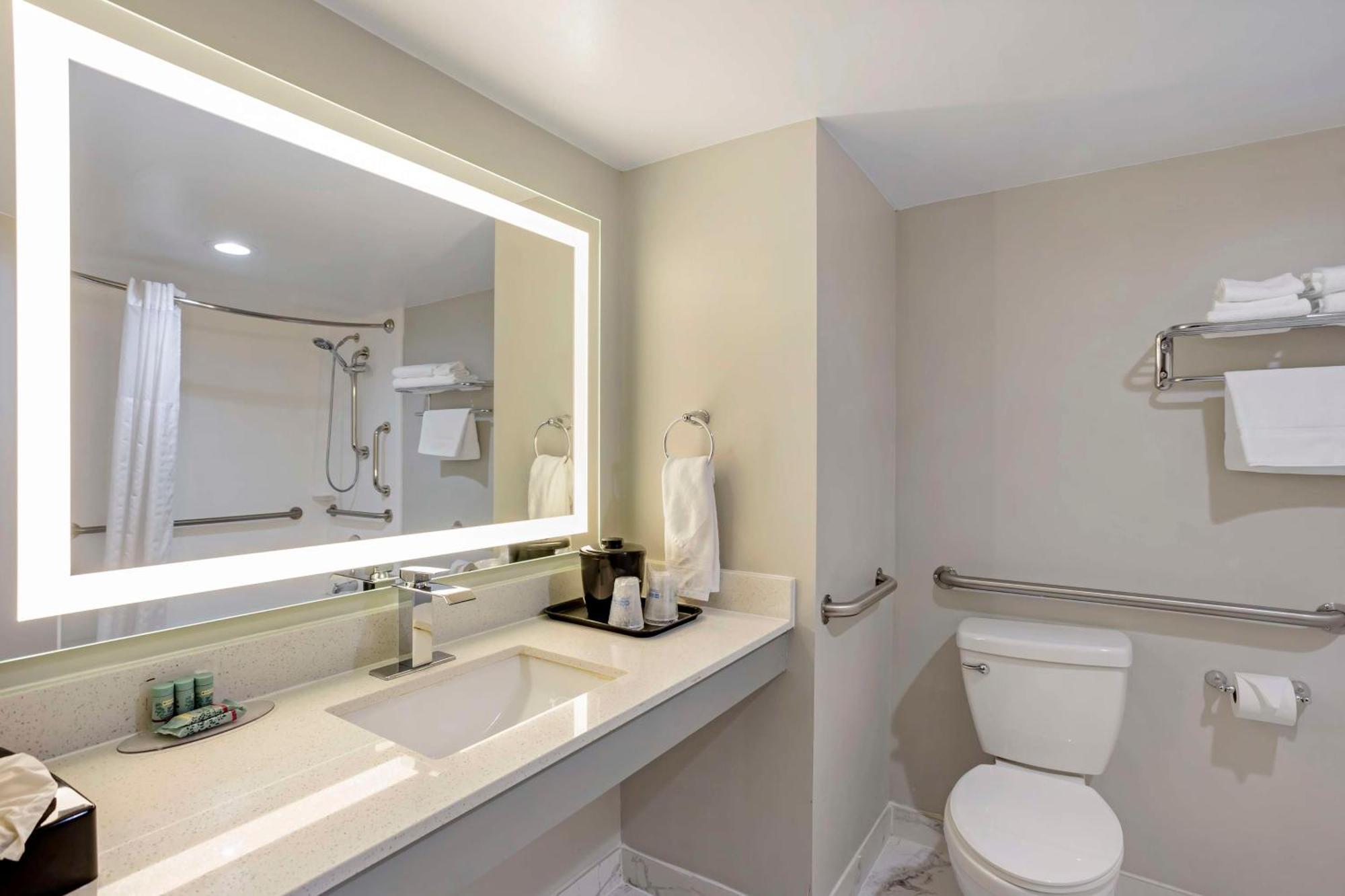 Best Western Rutgers University Hotel East Brunswick Eksteriør bilde