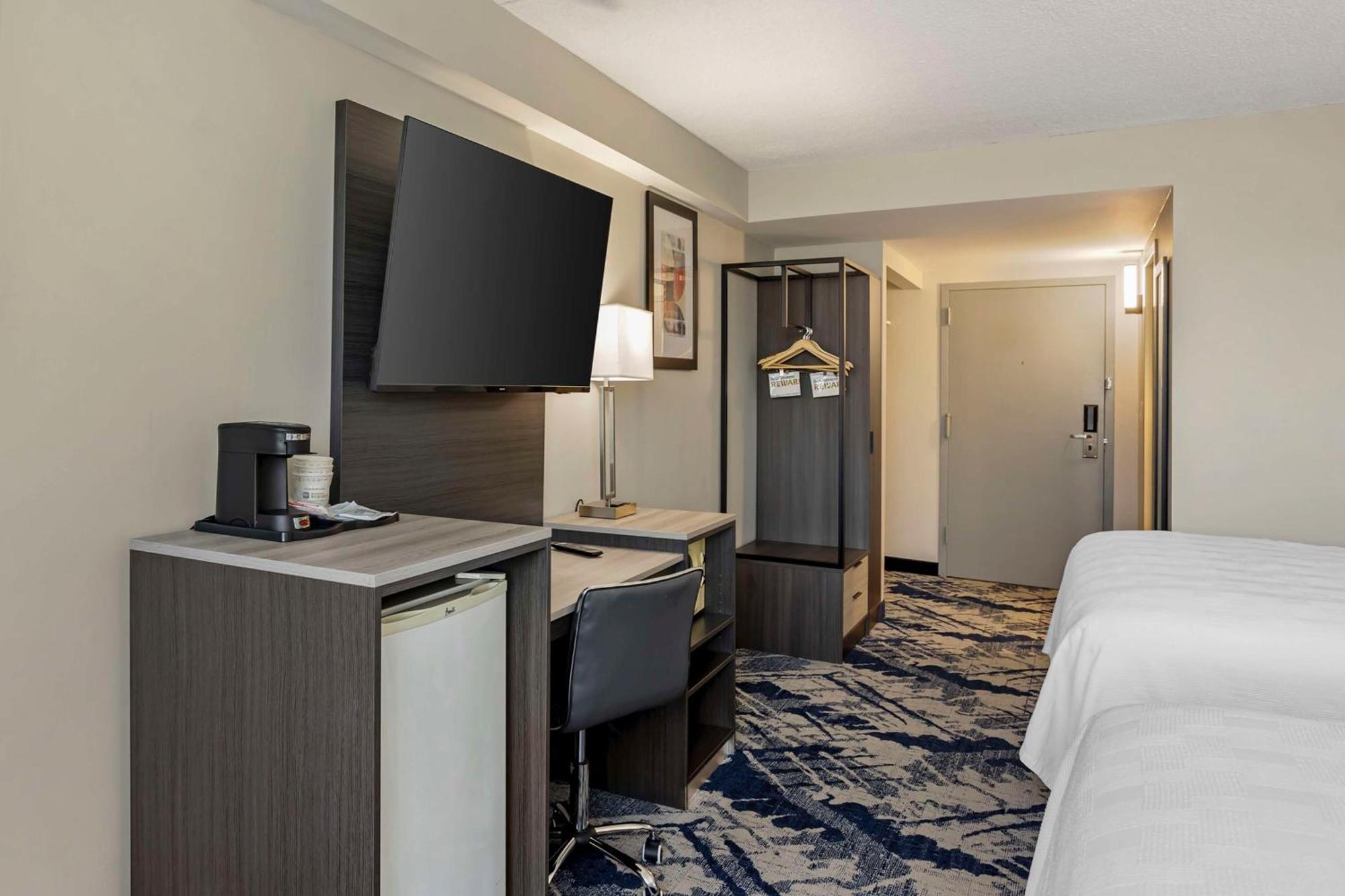 Best Western Rutgers University Hotel East Brunswick Eksteriør bilde