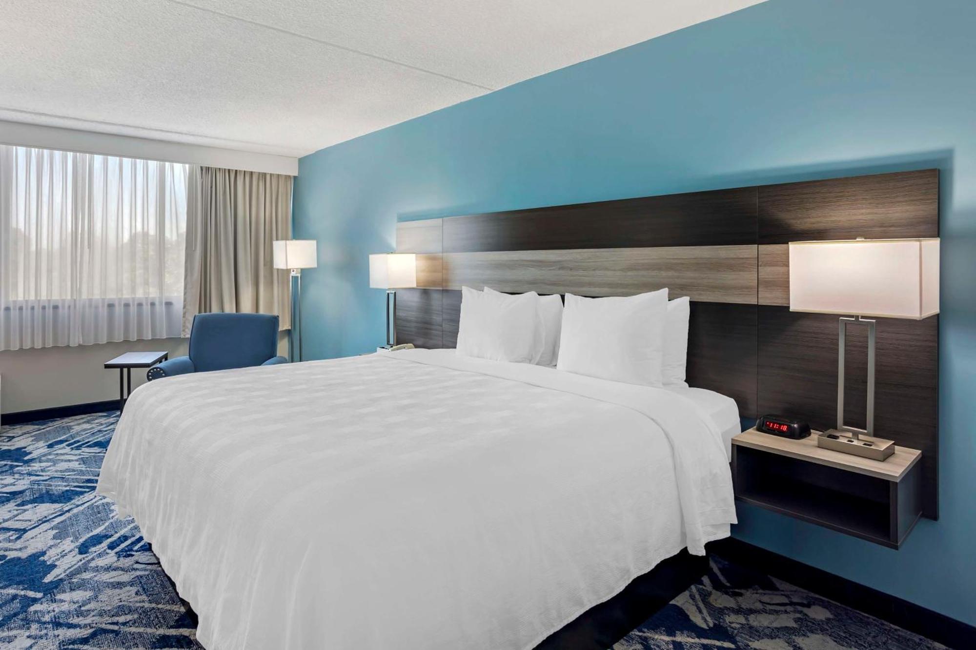Best Western Rutgers University Hotel East Brunswick Eksteriør bilde