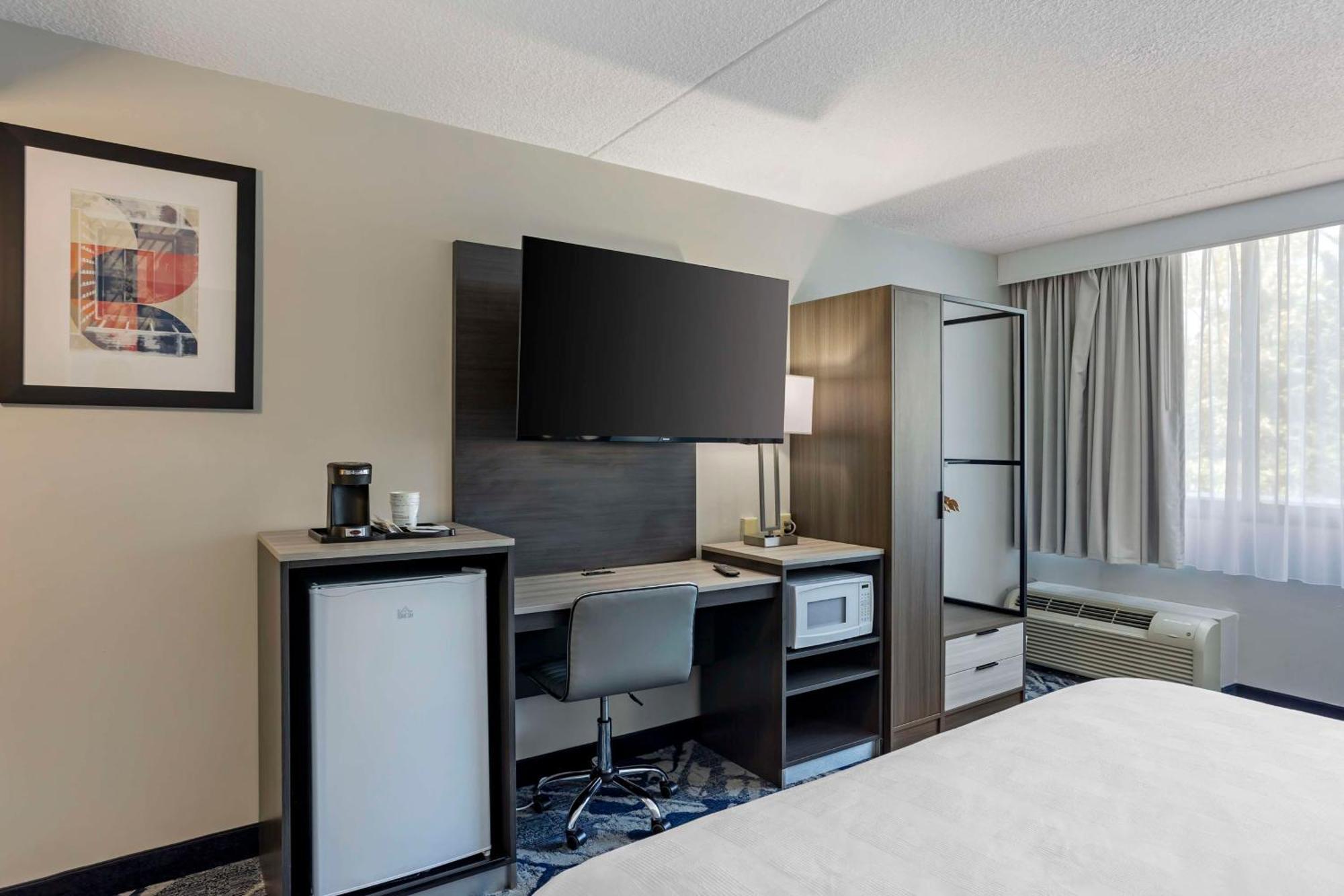 Best Western Rutgers University Hotel East Brunswick Eksteriør bilde