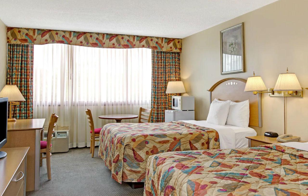 Best Western Rutgers University Hotel East Brunswick Eksteriør bilde